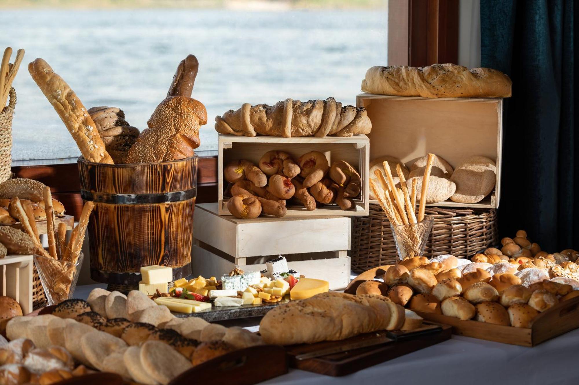 M/S Esmeralda Nile Cruise - 4 Or 7 Nights From Luxor Each Monday And 03 Nights From Aswan Each Friday Εξωτερικό φωτογραφία