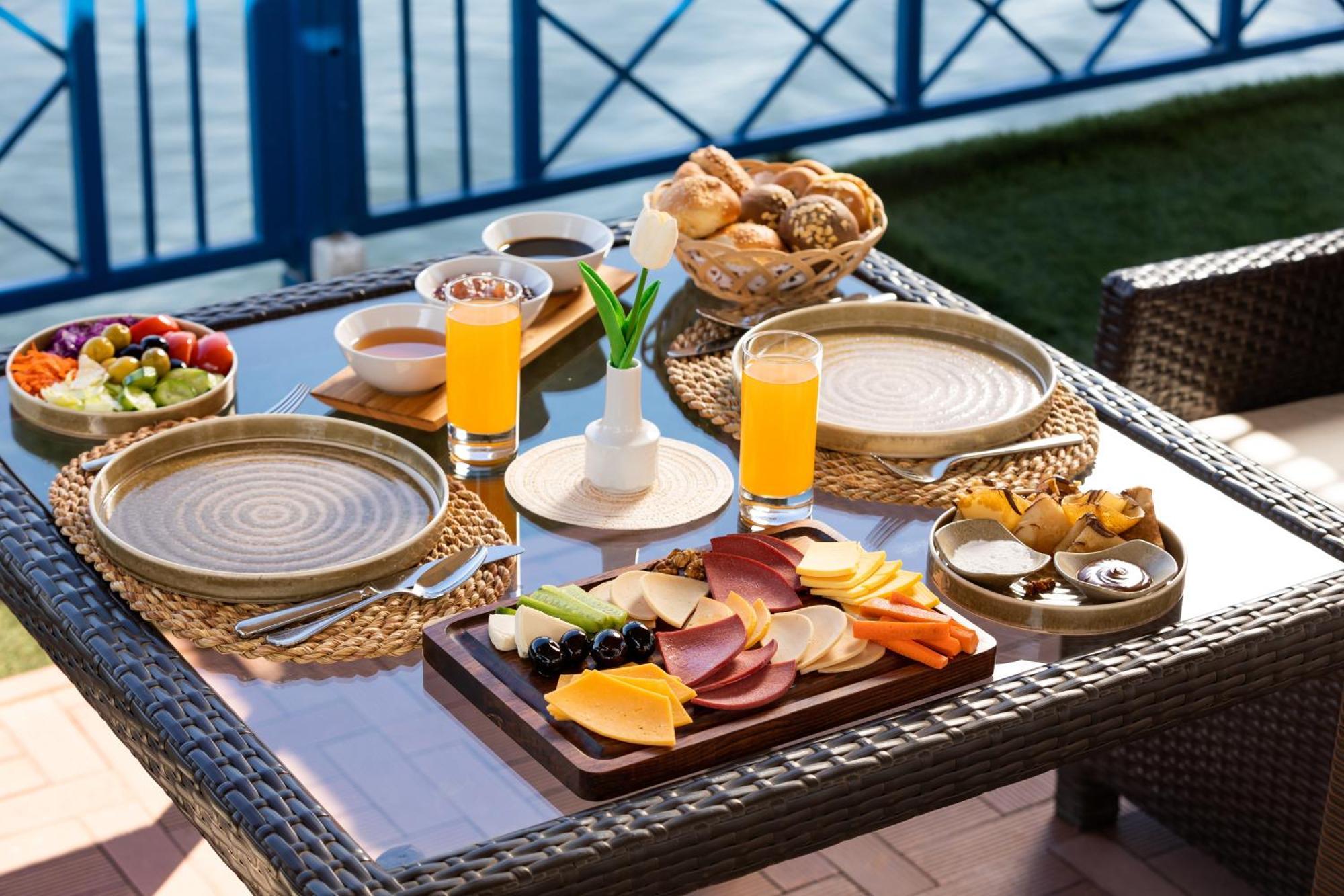 M/S Esmeralda Nile Cruise - 4 Or 7 Nights From Luxor Each Monday And 03 Nights From Aswan Each Friday Εξωτερικό φωτογραφία